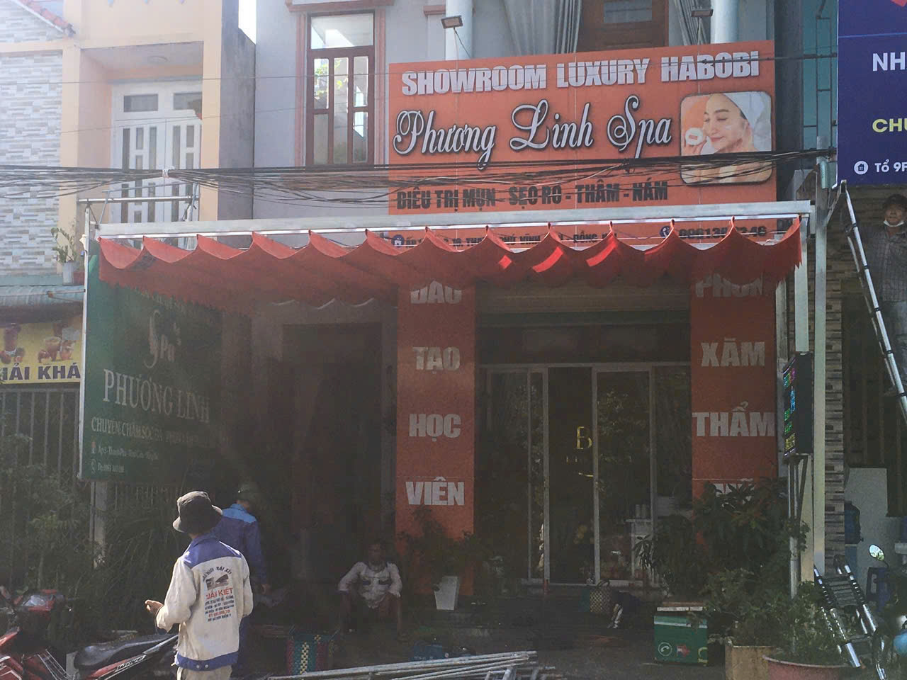 Thi công mái che tiệm spa 