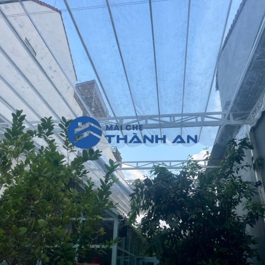 Bạt kéo trong suốt